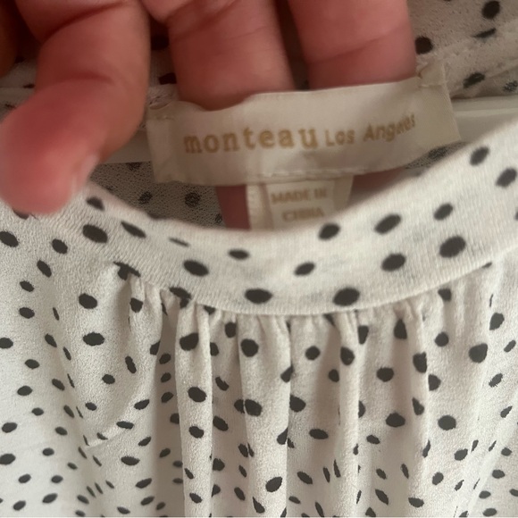 Ladies size Large polka dot top - Picture 2 of 3